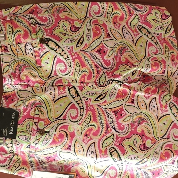 Kim Roger's black pink & green paisley short NWT size 12 - Picture 7 of 12